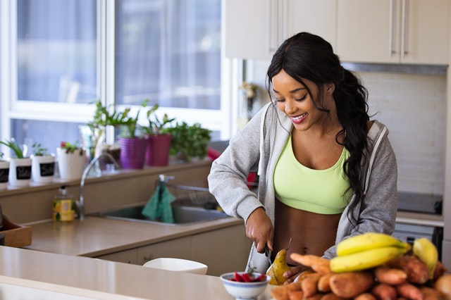 You are currently viewing 4 Tips for Eating Healthy at Home or On The Go